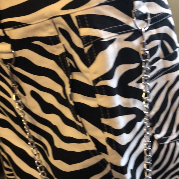 NWT Zebra Skirt & chain - Picture 3 of 7